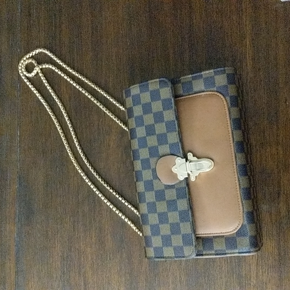 BROWN CHECKERED CLUTCH BAG